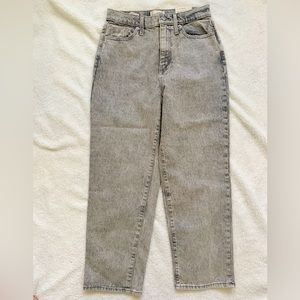 NWT Universal Threads Vintage Straight Stretch Gray Jeans Wide Leg Size 4